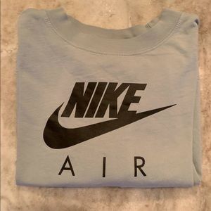 ❌Sold ❌Nike Air  Cropped Tee 
Size Medium